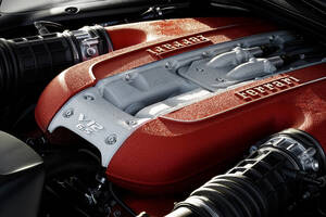 【フェラーリも！】フル電動モデル「エレットリカ」発表の直前にも関わらず、戦略変更でBEV比率を大幅ダウンの理由とは？