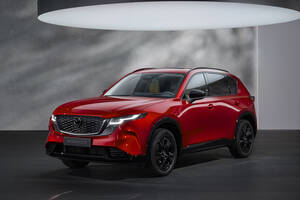 【待ったほうが良さそう】「CX-5」は新型か現行型か？ “空調ボタン”問題や価格は？ 実車を下見した印象は断然、新型の理由