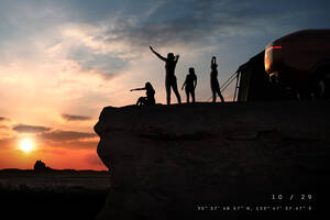 グランピングのような車中泊が可能？ 三菱の新型電動クロスオーバーSUVがJMS2025で世界初公開へ。高級カプセルホテルのようなベッドに注目