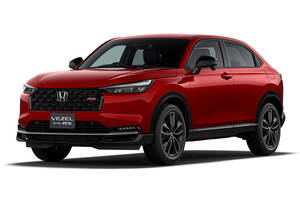 【安い・速い・広い】スペックで圧勝の「カローラクロス GRスポーツ」。それでも「ヴェゼルRS」が“負け”とも言えない理由