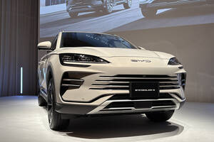 【これで400万円以下は反則】BYD新型「シーライオン6」発売。航続距離1200kmのPHEV上陸で“国産勢に最強クラスの脅威”が来た