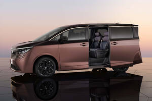 新型「エルグランド」よ、いまさら「アルファード／ヴェルファイア」と戦うのか？ 16年ぶり刷新に宿る“わかりにくい魅力”の行方