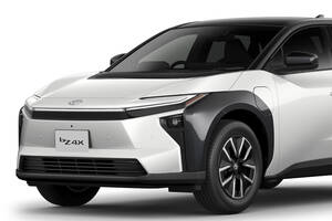 【性能3割アップ】新「bZ4X」が一部改良で航続距離746kmに大幅進化！ 最大70万円の値下げで見せた“トヨタの本気”に業界がざわつく