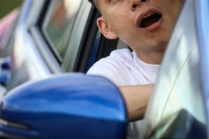 厳罰化されても後を絶たない「あおり運転」。夏の行楽シーズン前に、改めて確認しておきたい“対処法と注意点”