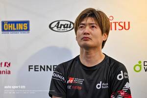第6戦富士で100戦達成の大嶋和也がサプライズで2025年限りで涙のスーパーフォーミュラ引退を発表