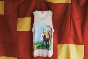ディーゼルでラグジュアリー&グラマラスなスタイリングを目指す──2025年夏のTシャツ&カットソーコレクション
