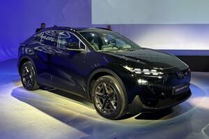 スバル新型EV『アンチャーテッド』初公開　タフなコンパクトSUV　2026年米国発売