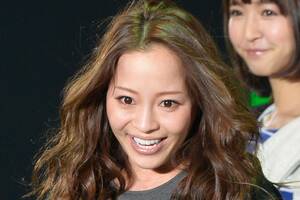 「小森純」、”夫が無断購入した”「外車」に”激怒”！ 「マジ無理」と声上げる「ド迫力ミニバン」どんなクルマ？ アルファードじゃなかった「途中で止まりそう」なクルマとは