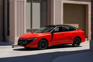日産 新型「セントラ」発表。進化したVモーショングリルが放つ、シャープな存在感