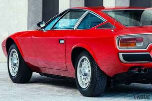 生産台数は435台 42年前の「マセラティ」がオークションで落札 ガンディーニのデザインが美しいクーペ「カムシン」って知ってる？