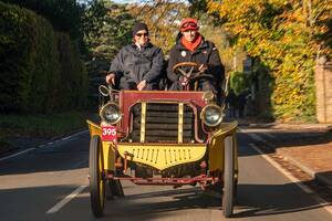 124年前のベンツ、雨の英国100kmを走破。「世界最古の公道ラリー」LBVCRで歴史的快走