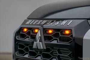 三菱『トライトン』を手軽にUSスタイルに変身！ IPFが専用「LEDグリルマーカー」発売