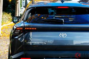 トヨタ新型SUV「アーバンクルーザー」発表！ 全長4.3mで「ヤリスクロス以上、ハリアー未満」の“ちょうどいいサイズ”採用！ 本格的「悪路走破性」が魅力の“タフ仕様”！「100万km保証」の“自信作”が欧州登場！