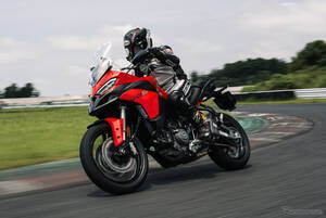 【ドゥカティ ムルティストラーダV2 試乗】ライダーに寄り添う進化を果たした、ドゥカティの“新章”…小川勤
