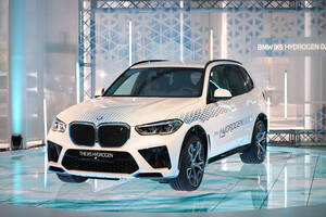 BMW X5の燃料電池車をゼロエミッションカーに位置付け、実証実験の継続を決定