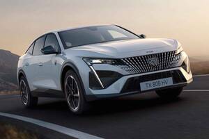 プジョー新型「408GTハイブリッド」はマイルドHVでも電動走行が大得意！市街地では50％をモーター走行できる