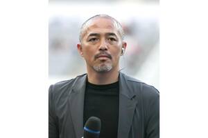 元サッカー日本代表「小野伸二」が愛車の700万円超え「高級SUV」が話題に！ 「似合ってる！」声もある「外車」どんなクルマ？