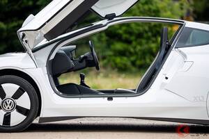 【英国】「リッター111km」も走れるVW「究極のエコカー」登場！ 全長3.9mサイズに700kg台「軽量・クーペボディ」採用の「XL1」！ 驚異の“1000万円超え”価格で落札