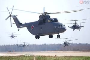 ロシア軍が誇る「世界最大のヘリ」をウクライナが破壊か 攻撃を受けた飛行場の映像も公開