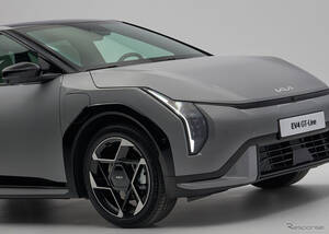 キア初のCセグ電動ハッチバック『EV4』、今秋英国で納車開始へ