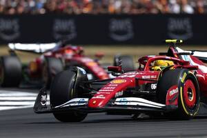 ハミルトン、母国10勝目に向けて期待できる滑り出し「フェラーリは力強い週末を夢見ることができる」