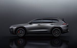 ボーナス直撃!? トヨタのNEW《クラウンエステート特別仕様車》