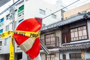 標識グッチャチャ！　センターライン消えてる！　道路の異常はいま「ライン」で簡単に通報可能だった