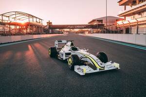 F1王者バトンのブラウンGP 001、オークションで高額落札……その額、約5億4400万！