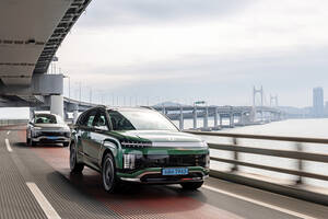 特別感がないのが逆に強みか？　ヒョンデのフラッグシップSUV「IONIQ 9」にチョイ乗りした