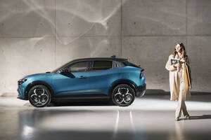 アルファロメオ　新型コンパクトSUV「ジュニア」のティザーサイトオープン