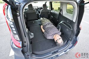 新車200台！ トヨタ“最安”ミニバンがスゴい！ 全長4.2m級「ちょうどイイサイズ」で「車中泊」も可能!? 一部改良の新「シエンタ」で実際に“寝て”みた