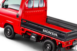 5速MT搭載！ ホンダ斬新「軽トラック」がスゴイ！ ホンダ初の4輪車「T360」モチーフの“超レトロ”デザイン採用！ 誕生「55周年」を記念する特別な「アクティ」とは！