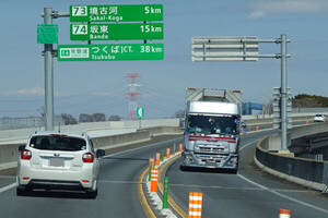 「圏央道 4車線化」さらに続く!? 8月に2区間開通→もう2区間“対面通行解消”へ！ 約2週間の「夜間通行止め」注意