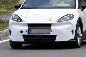 【見た目はちびポルシェ？】VW系の新ブランド“クプラ”が放つ新型BEV「ラヴァル」の実車を初スクープ