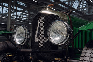 旧車？ いいえ新車です！ ベントレーが本気で作った100年前のクルマ「スピードシックス」1号車が納車されました