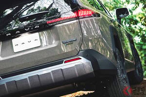 450万円から！ トヨタ「新型RAV4」発売！ 約7年ぶり“全面刷新”で純ガソリン車「廃止」!? 超・大ヒット作の後継「6代目」はどう変わったのか