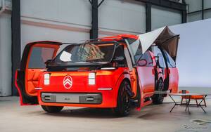 シトロエン、未来の移動空間『ELO』提案…休息・遊び・仕事の3モードで室内が大胆に変化