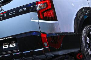 18年目の大刷新！ 三菱「新型デリカ」すでに“注文殺到”!? 約450万円の「高性能SUVミニバン」！ 新デザインもイイ「D：5」が販売店でも話題に