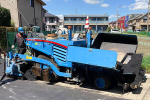  「道路の出来」を左右する熟練技術が“全自動化” 実はめちゃくちゃ難しい!? 「支障がない程度には…」