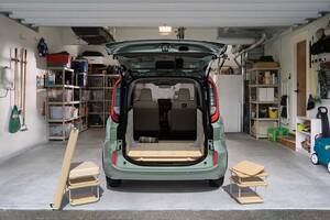 トヨタから新型「シエンタ JUNO」が出た！ 車内に自分の部屋が作れる“家具モジュール”が楽しすぎる！【新車ニュース】