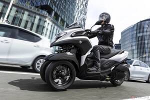 停車時や押し歩き時に車両の自立をサポート!! “My Right Arm”（ビジネスを支えてくれる右腕）をコンセプトに開発されたヤマハの3輪スクーター「トリシティ300」最新モデル発売