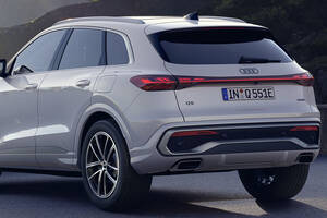 アウディ「Q5」に「eハイブリッド」を追加！ 進化したバッテリーで最大100kmまでの電動走行が可能