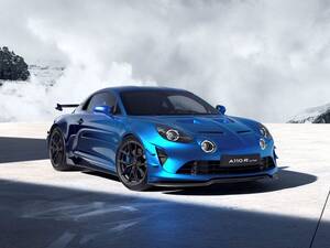 これぞアルピーヌの最高峰！ 「A110R ウルティム」が特別なブルーまとい日本上陸