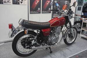 生産終了後も根強い人気を誇るヤマハ「SR400」 初期型の細身のスタイルを忠実に再現した「トラディショナルナロータンク for SR400 (FIモデル)」今秋発売