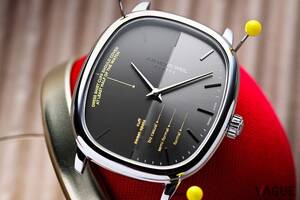 楕円のフォルムがヴィンテージ感ありあり！ ユーモラスなメッセージが詰まったレイモンド・ウェイル新作の楽しさとは