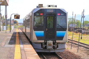 乗車難易度が高すぎる「ミニ支線」来年に廃止へ 新しい駅舎も「お役御免」に!? 距離わずか1.8km