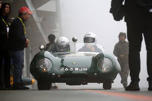 ロータス77周年アニヴァーサリー・トラックデイ開催！新旧モデル、フォーミュラなど51台が集結【世界に1艇のワンオフボートも】