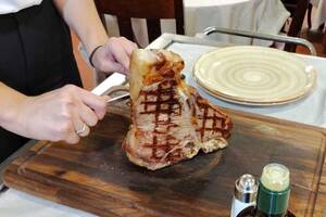 飯テロ注意!?　トラックドライバー御用達のリストランテで「ビステッカ」を食す！【MotoGPの現場から】