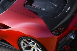 斬新「日本の“フェラーリ”」に再注目！ 専用の“日の丸デザイン”＆約700馬力の「V8ツインターボ」採用！ “同じ仕様が存在しない”オンリーワンな「J50」とは？