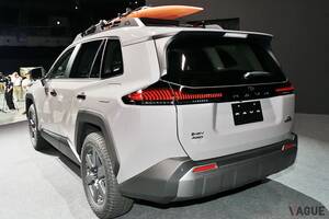 トヨタ新型「RAV4」のリアシートは快適か？ ボディサイズは現行車とほぼ同じ！ レジャードライブと相性がいいSUVだからこそ気になる「後席の居住性」